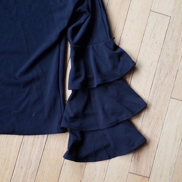 Fun to wear top - Picture 2 of 4